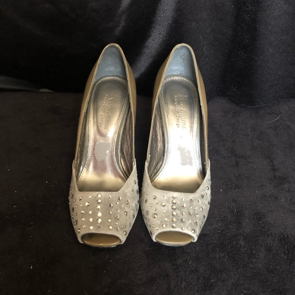 Gemstone high heels 👠